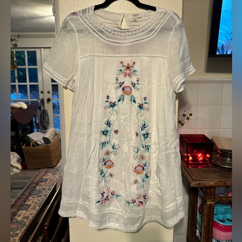 UMGEE Embroidered Eyelet Dress size Small